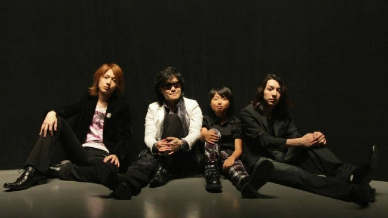 TOSHI with T-EARTH © Healing World Co., Ltd.