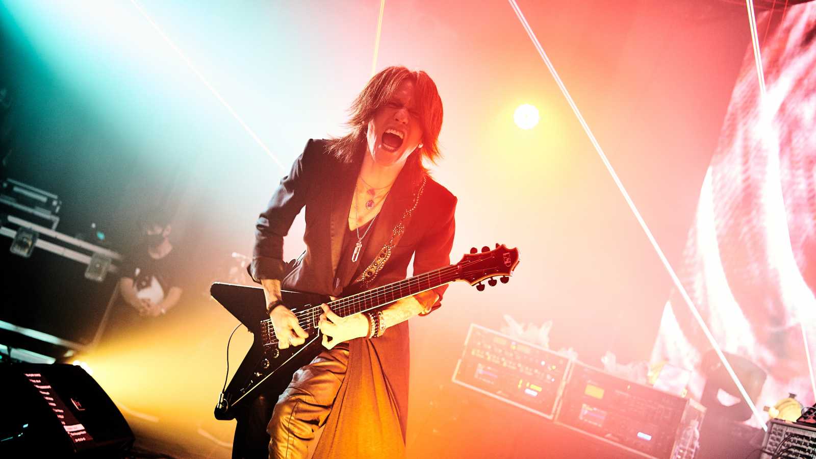 SUGIZO LIVE STREAMING FROM TOKYO EPISODE I ~RE-ECHO TO COSMIC DANCE~ © Keiko Tanabe